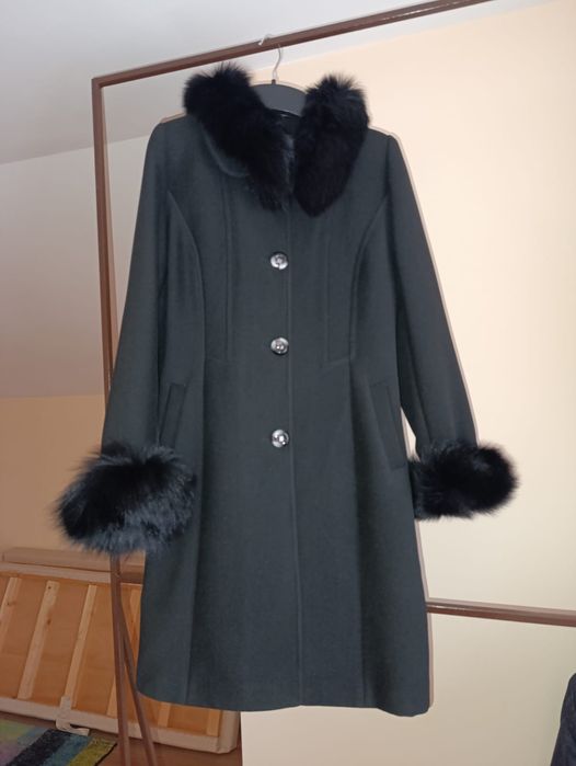 Vând Palton de iarna nou in stare perfecta nefolosit