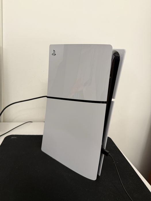 playstation5 GARANTIE 1 An +cont ps cu fifa26 si jocuri- 1 controller