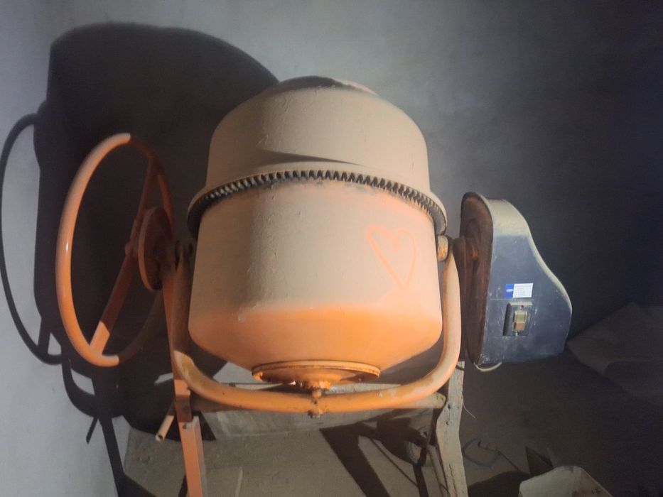 Бетонный мешалка