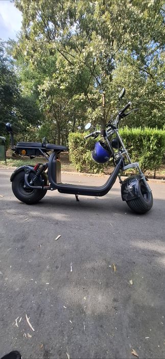 Vând scuter electric aproape nou are 400km