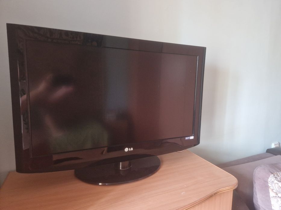 Продам телевизор LG