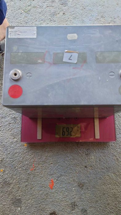 Acumulatori 12v  UPS si pentru sisteme fotovoltaice baterii solare