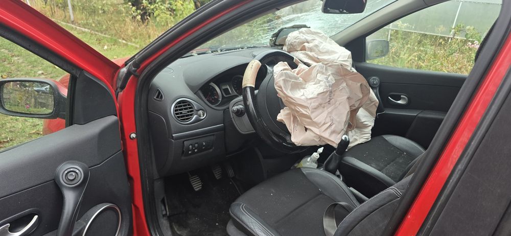 Renault Clio 3 epava / dezmembrări