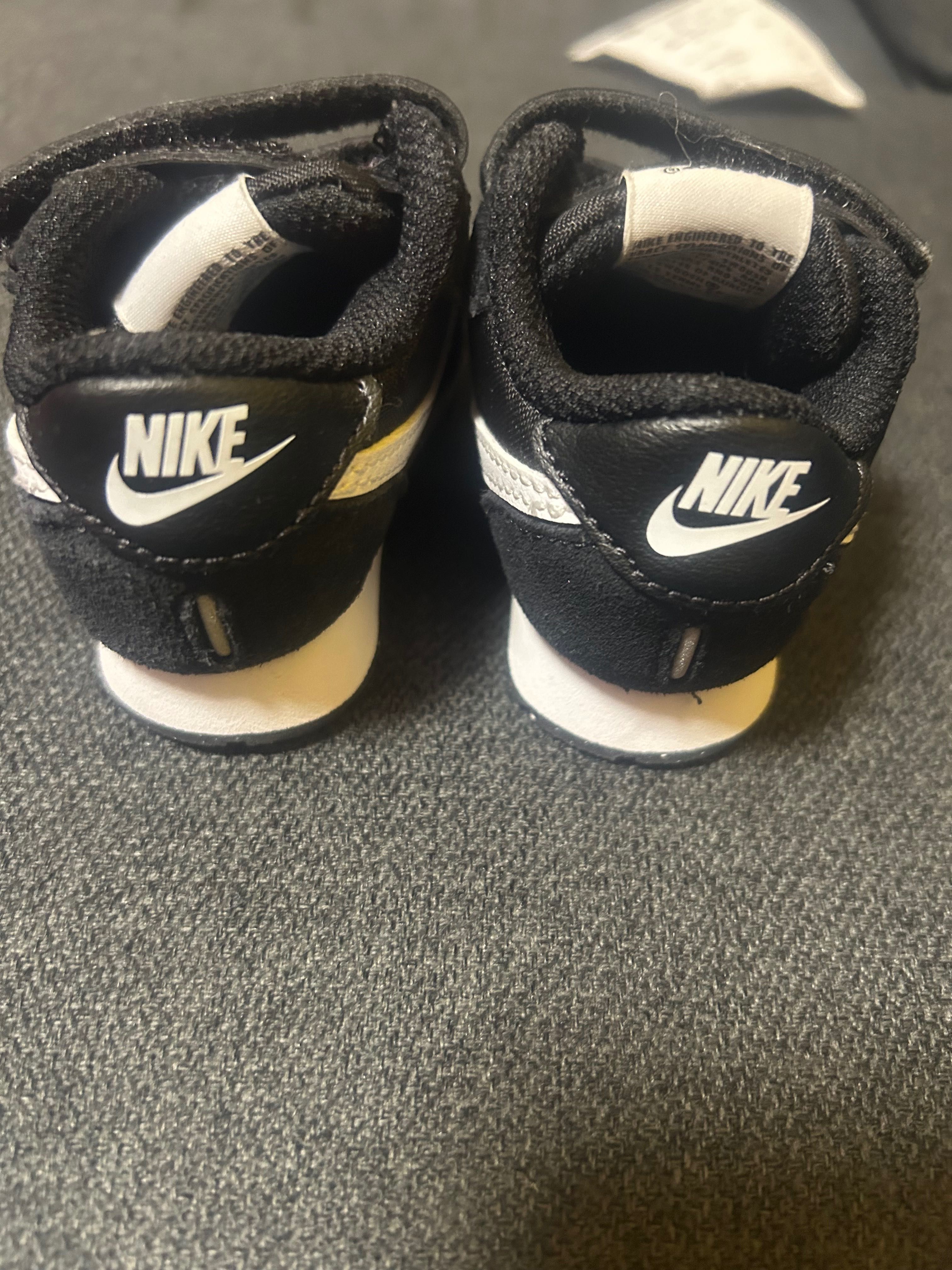 Бебешки маратонки NIKE
