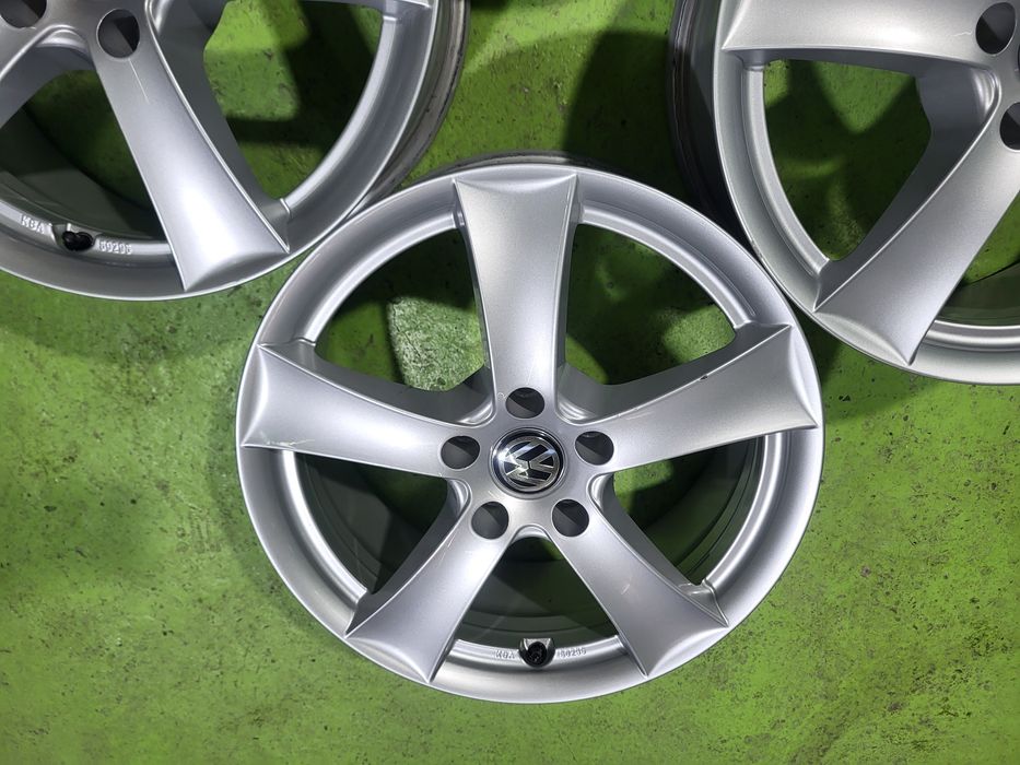 17 5x112 Vw Passat Touran Tiguan лети джанти 5х112