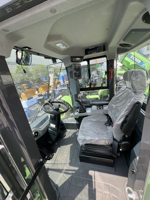 Фронтальный погрузчик. ГИБРИД (Солярка и электрический)