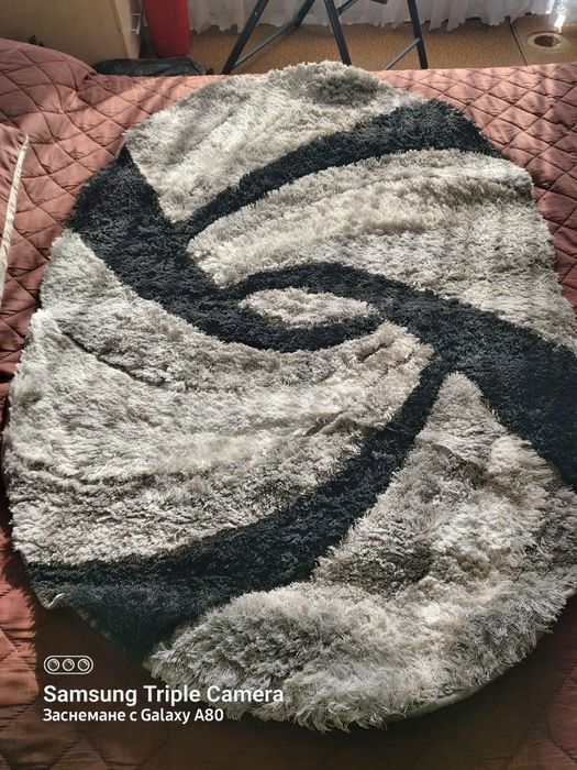 Килимче космато трицветно 150на100 елипса