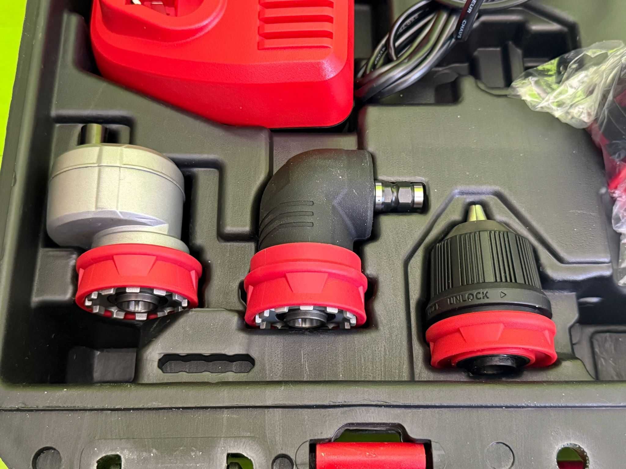 Комплект акумулаторен винтоверт MILWAUKEE M12 BDDXKIT-202C