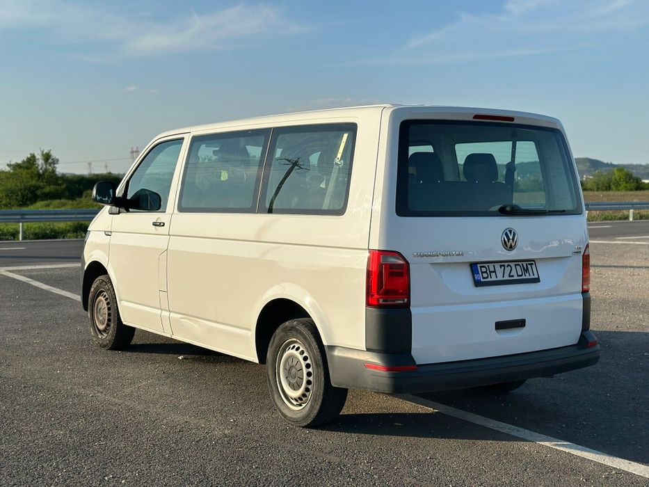 Volkswagen Transporter T6 9 locuri