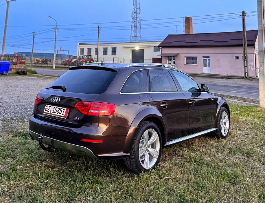 Audi A4 Allroad 2011 Quattro 4X4 2.0Tdi E5 S-line Xenon PortbagajElect