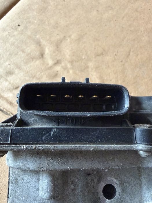 Дроселова клапа MITSUBISHI COLT 1.3 бензин 95 коня SMART FORFOUR смарт