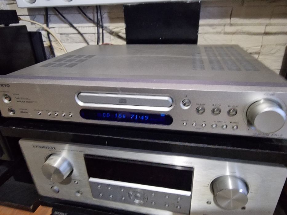 Receiver audio Onkyo CR-L5 cu cd player incorporat.