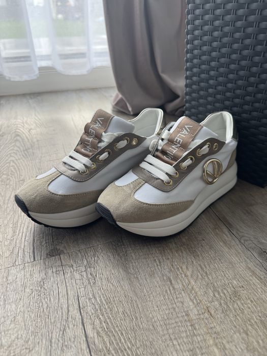 Adidasi / Sneakers Valentino