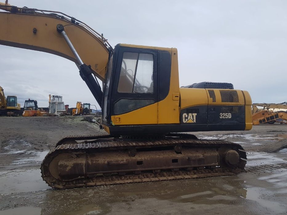 Excavator Caterpillar 325 D dezmembrez