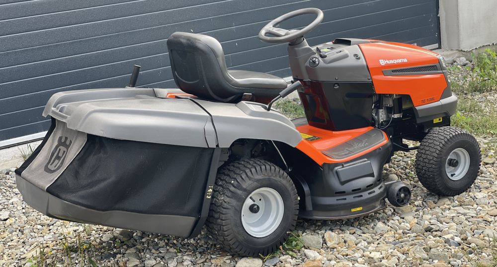 Tractoraș tuns iarba/gazon Husqvarna TC 138 2020 450cc Recent adus !