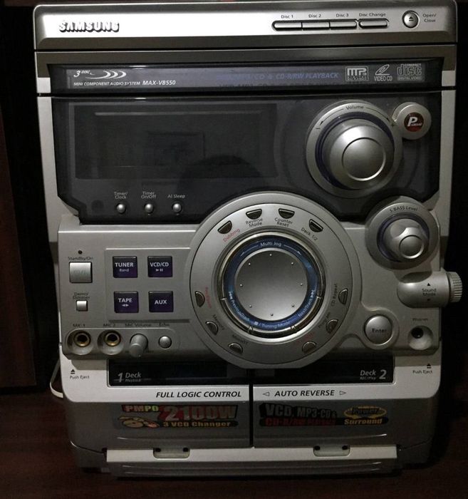 Продается музыкальный центр 700.000