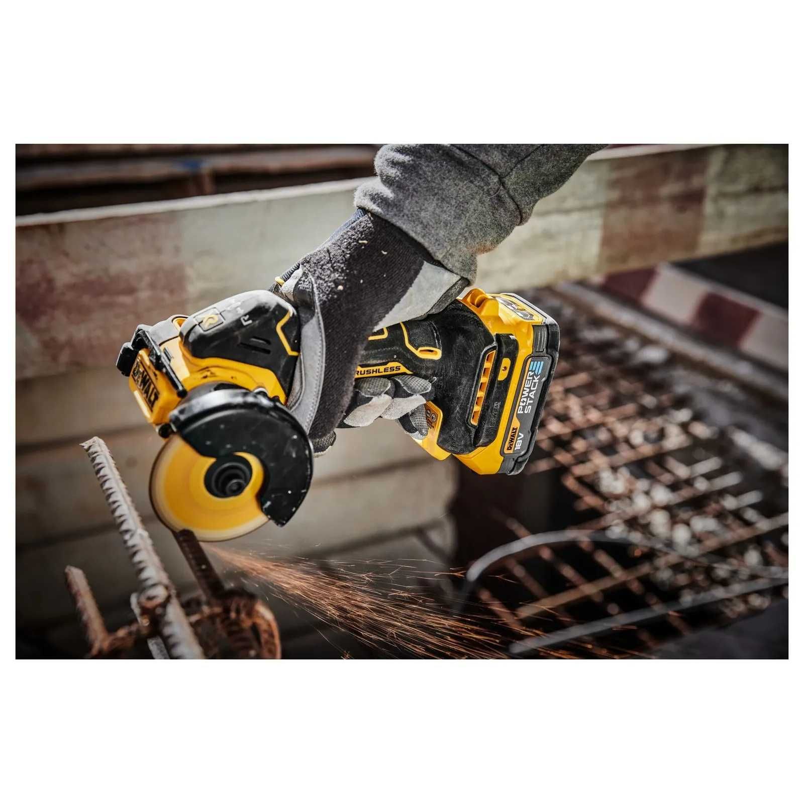 Аккумуляторная дисковая пила DeWALT DCS438N-XJ