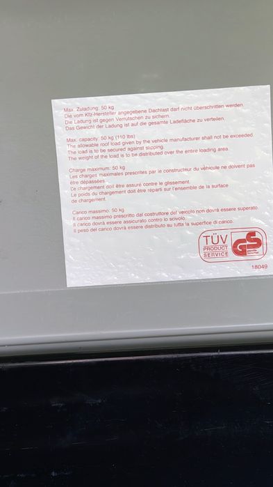 Vând cutie portbagaj  auto