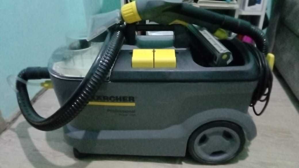 Продам моющий пылесос KARCHER PUZZI 10/1