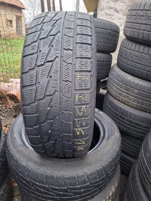 Vand 2 sau 4  anvelope 225 55 16  de iarna