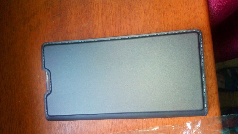 Чехол для sony experia xa2 новый