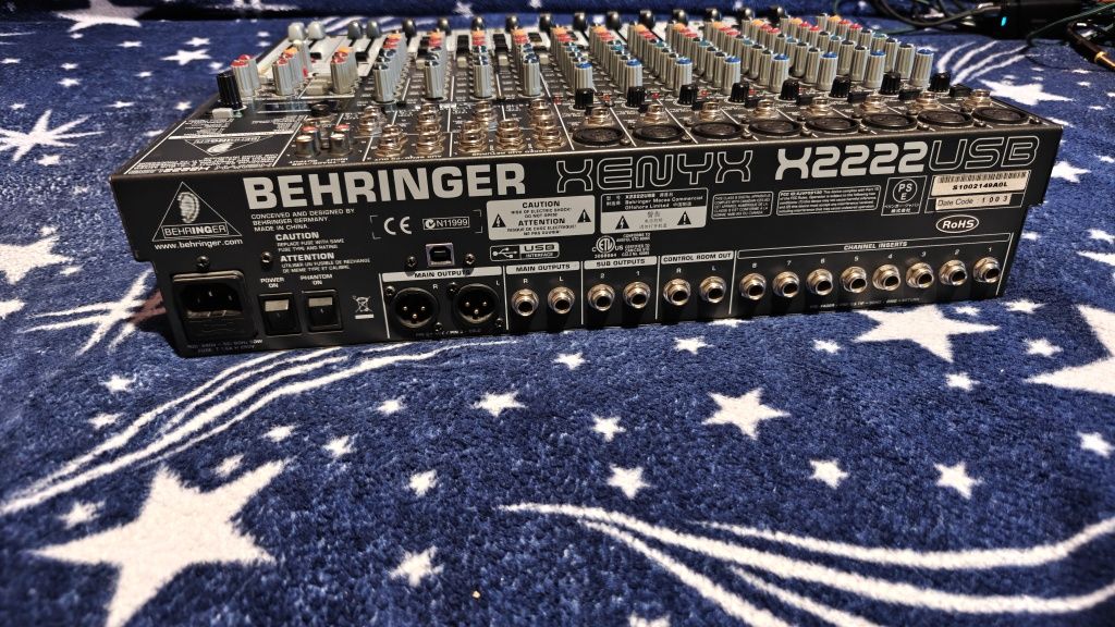Vând mixer Behringer xenyx x2222usb