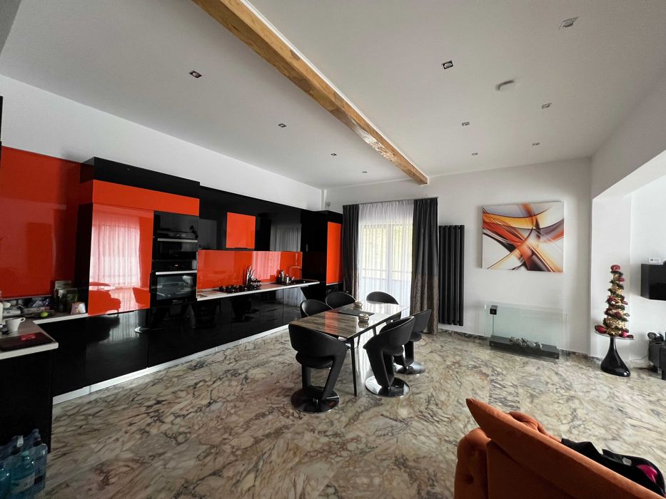 Penthouse 245mp, 4 camere, cu licenta turistica in hotel in Predeal