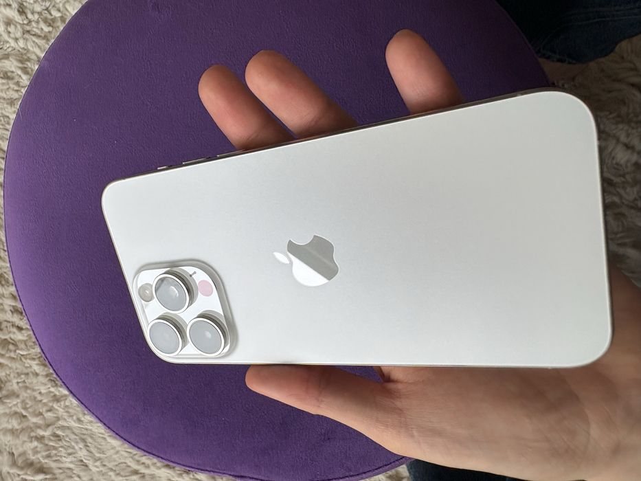 Apple iPhone 15 Pro Max – 256 GB – White Titanium – Stare impecabilă