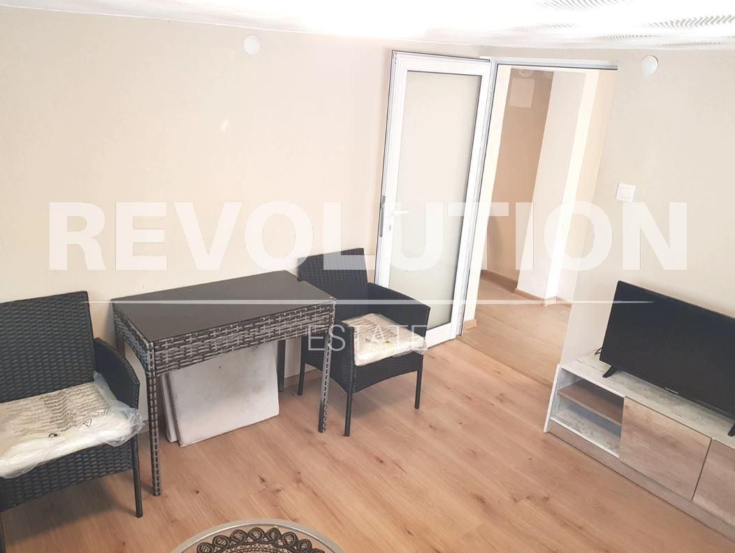 Дава се под наем Къща в Варна, Колхозен пазар - 65 кв.м за 475 € - Снимка #3