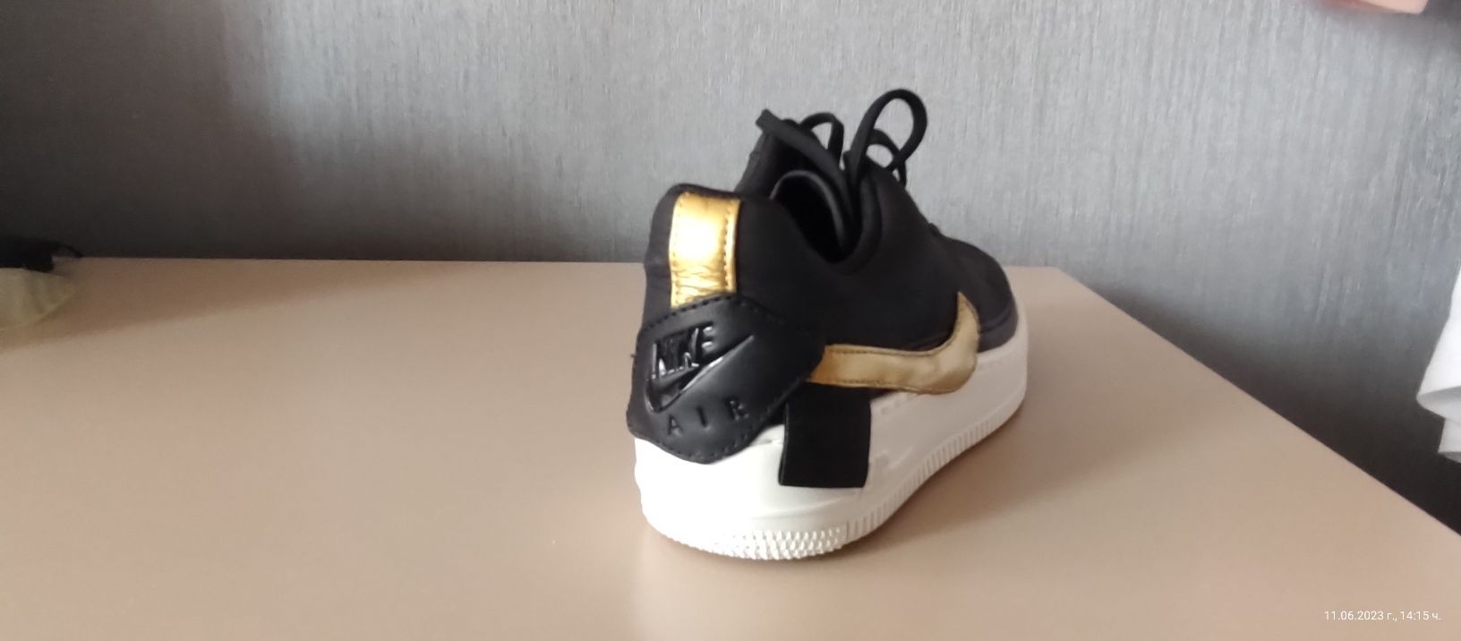 Дамски маратонки Nike AIR FORCE 1 .номер 38.5