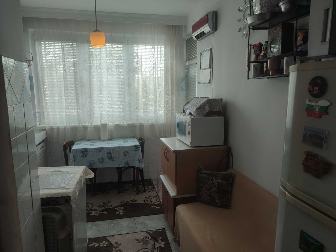 Продава се Двустаен апартамент в Търговище, Вароша - 70 кв.м за 1130 €/кв.м - Снимка #2