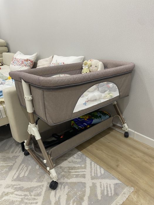 Абсолютнотновая кроватка для малыша