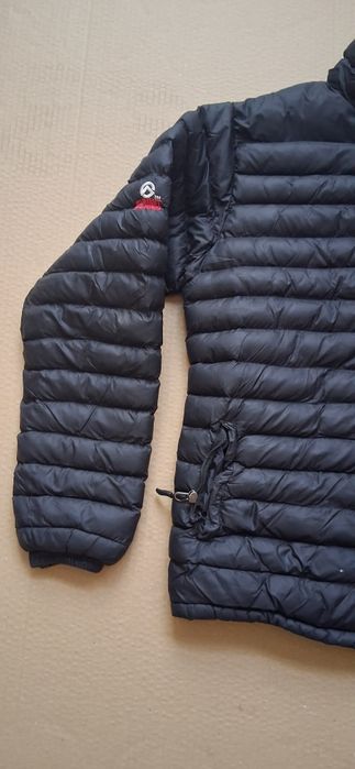 Geaca the north face mărime xxl, merge la marimea L