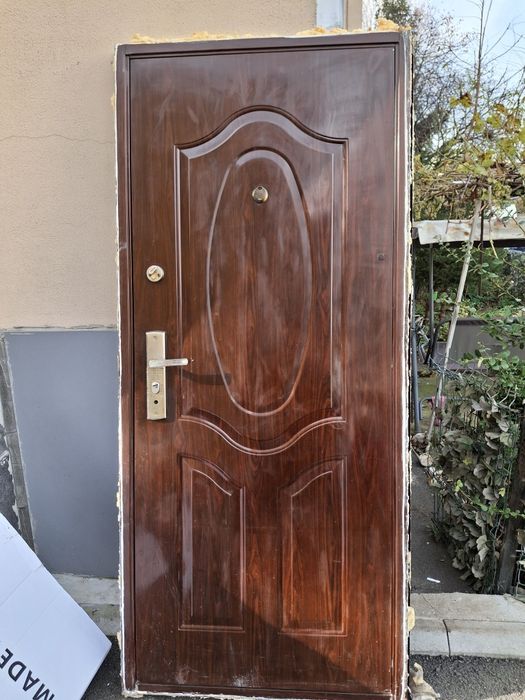 Usa metalica in stare buna