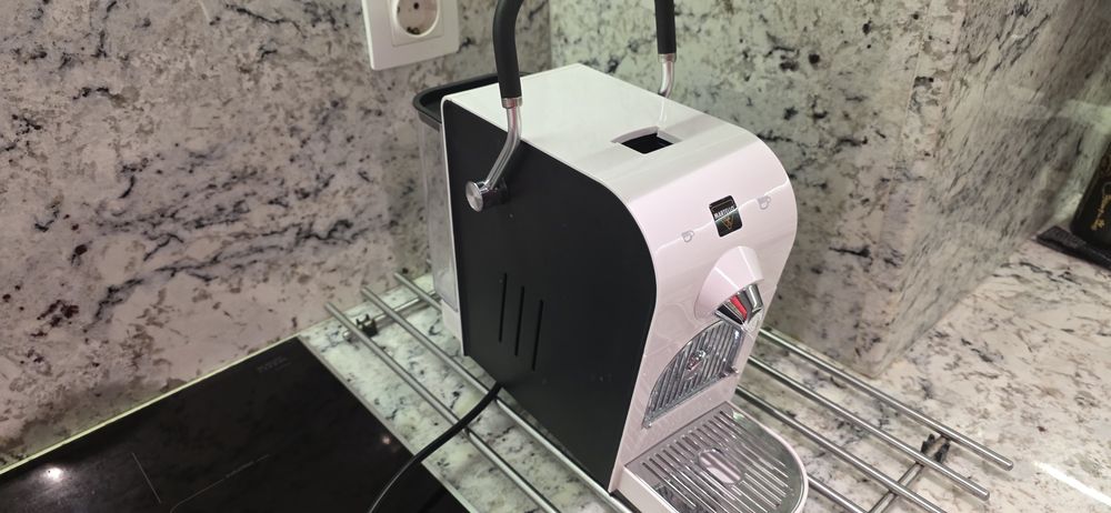 Кафе машина с капсули Martello