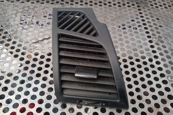 Grila ventilatie bord dreapta  705918812  MX 1253 BMW Seria 1 E81/E82