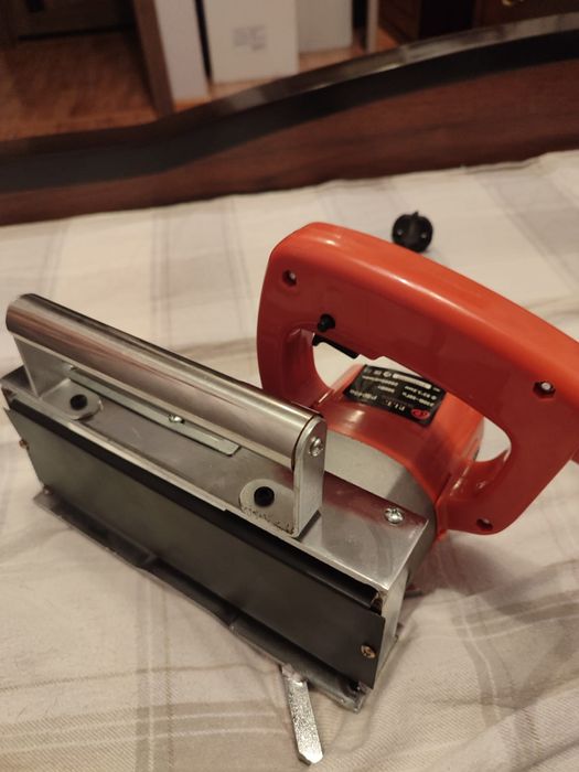 Продам электрическую портативную машинку