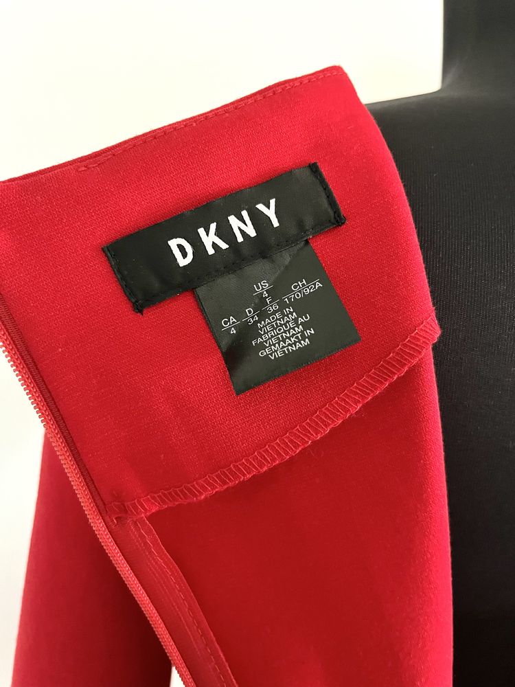 Рокля DKNY, размер S