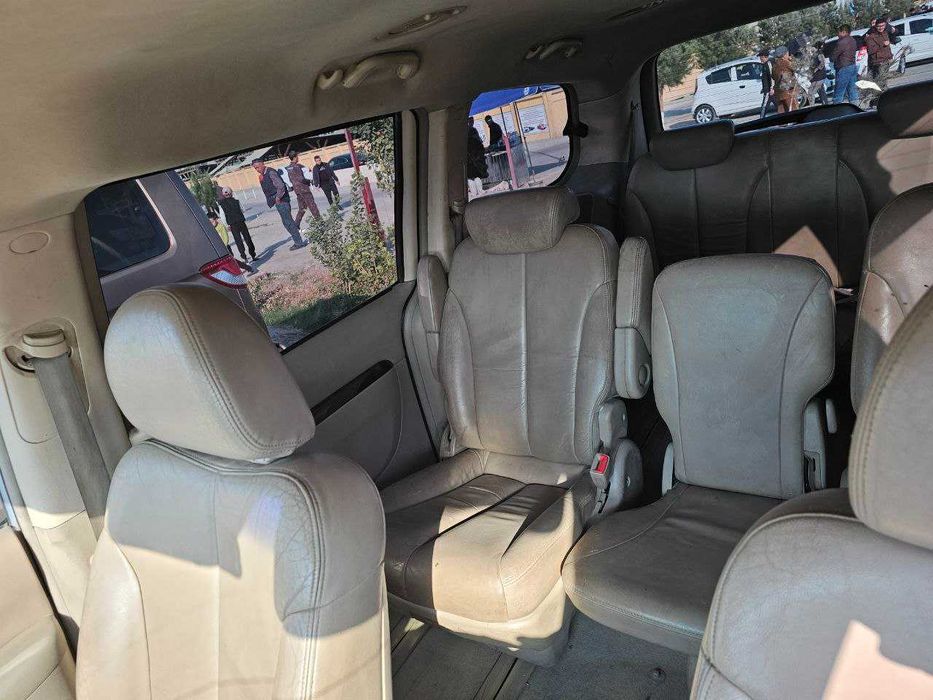 Продаётся Kia Carnival 2006