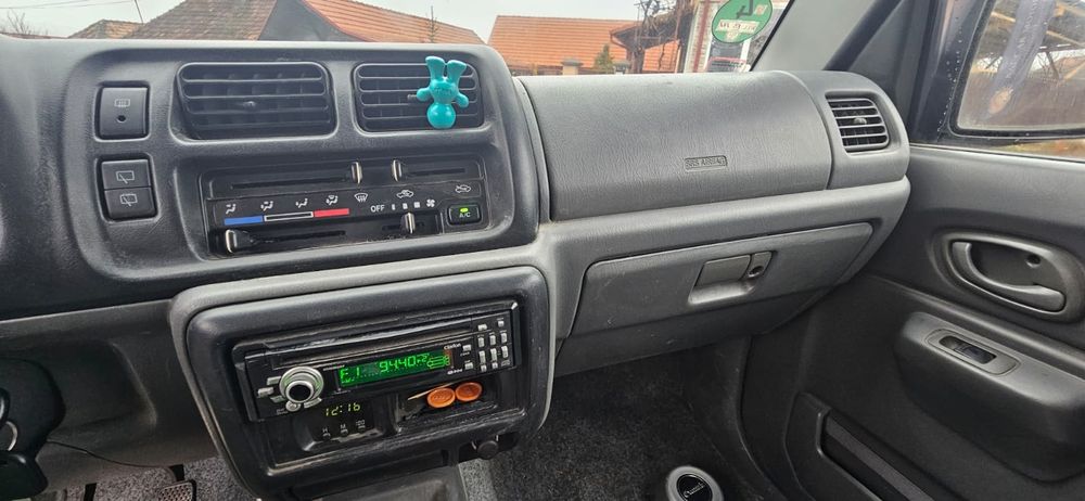 Suzuki Jimny 1.3 benzină / 4x4 / AC funcțional