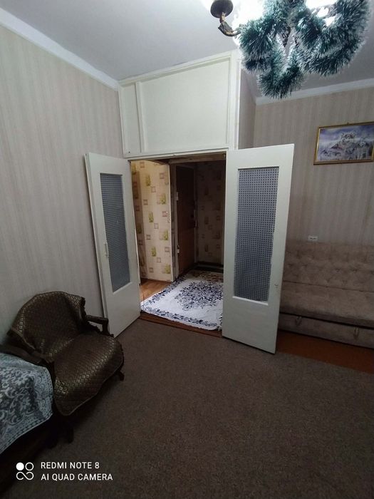 Квартира сотилади срочно Хон магазин олдида