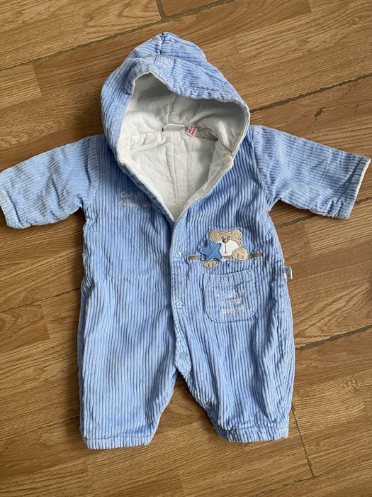 Продавам бебешки космонавти и шапка размер 62