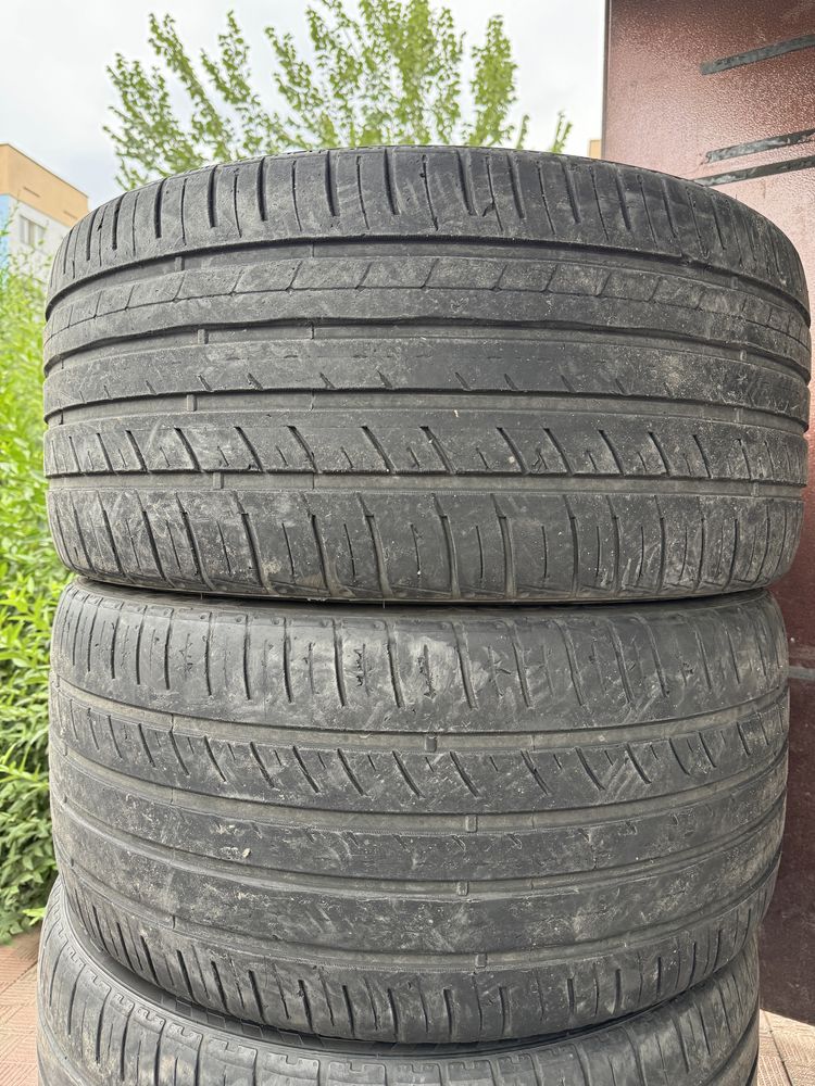 Шины летние 295/35/21