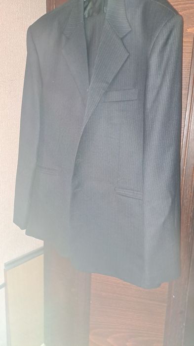 Продам мужской костюм