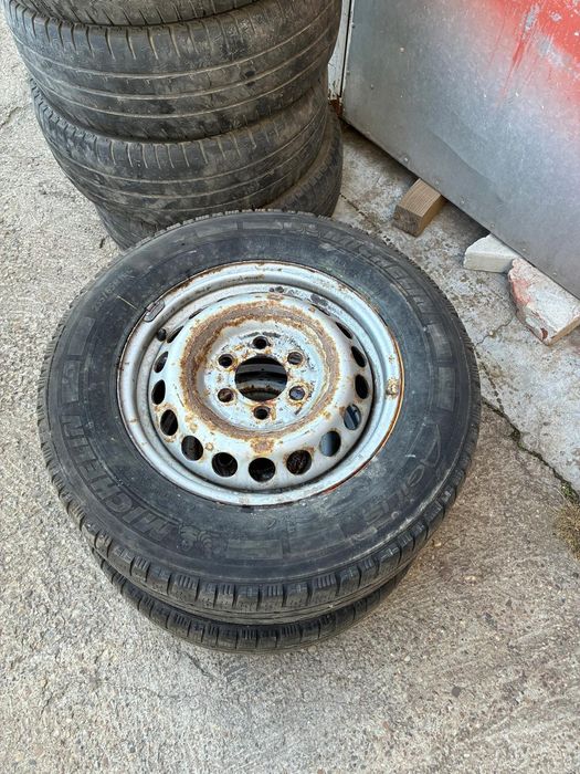 Anvelope Iarna 235/65 R16C