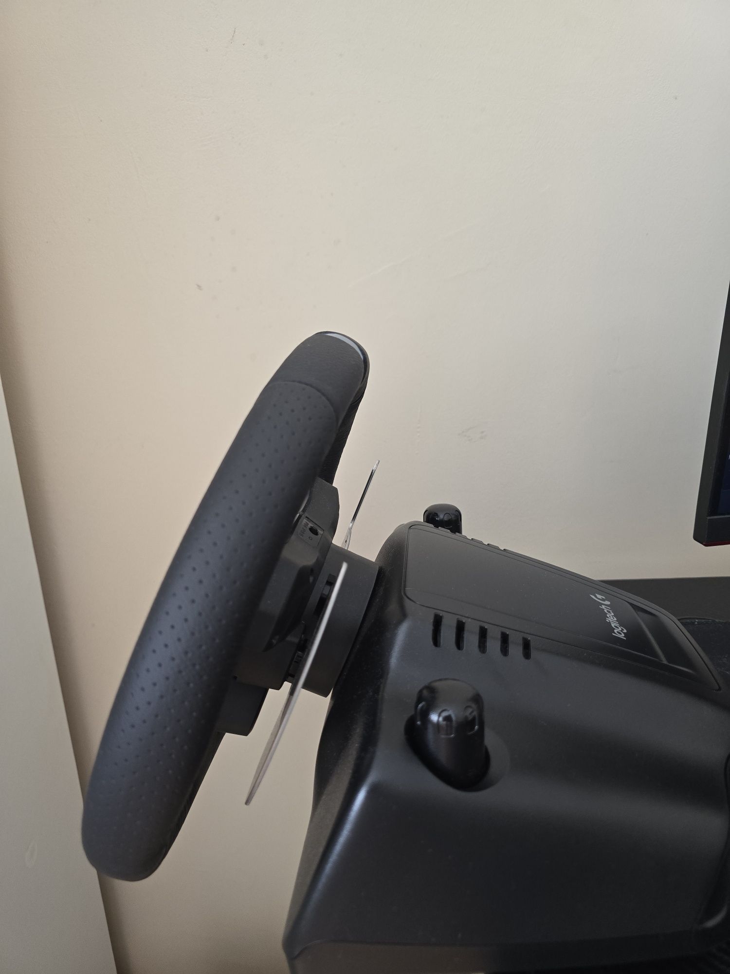 Logitech g929 като нов