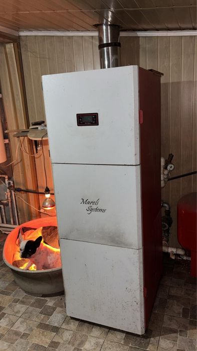 Centrala mareli pe ,peleti in stare foarte  buna de functionare !