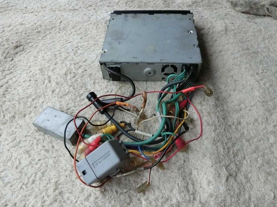 Radio/casetofon si DVD player Alpine DVA 7899J