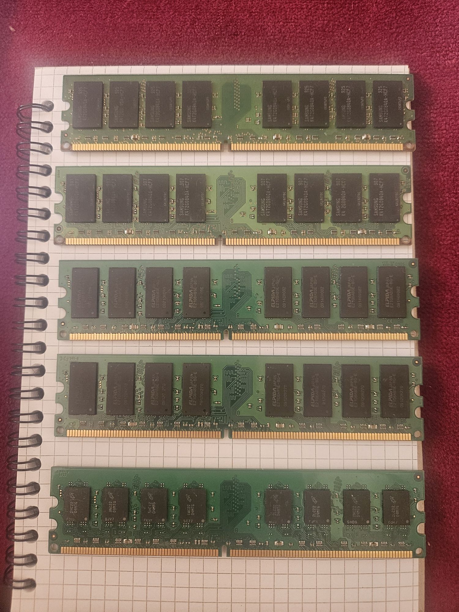 Rarisim lot 5 memorii pc de 4gb ddr2 netestate