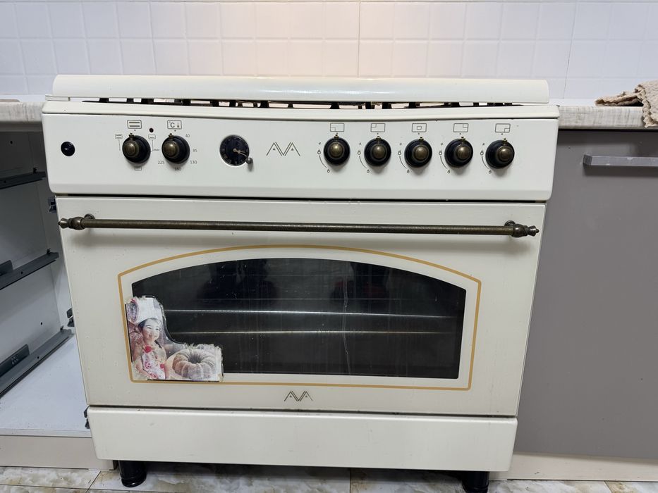 Продам газ плиту